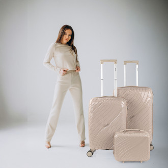Danubio medium sized hard/soft suitcases with 62 L capacity
