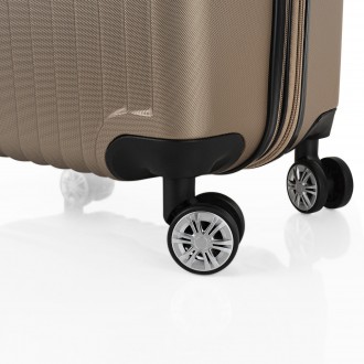 Medium Sevron rigid suitcases with capacity of 68 L
